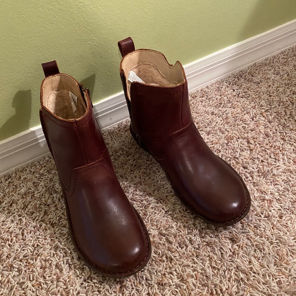 NWT UGG Leather Boots